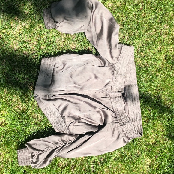 Off-the shoulder olive green top - Picture 2 of 2